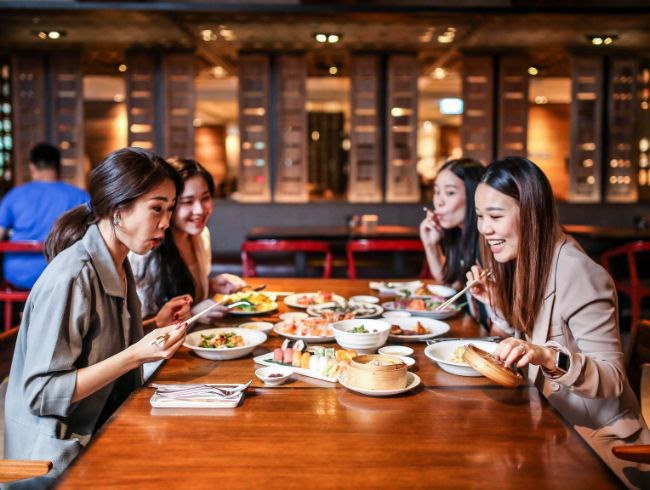 บุฟเฟต์มื้อกลางวัน ฉลองส่งท้ายปี 2568